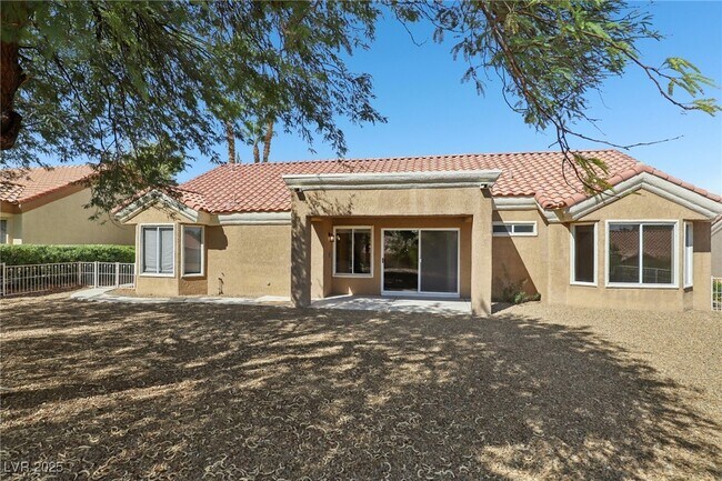Building Photo - 2548 Tumble Brook Dr