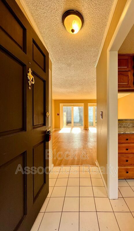 Building Photo - 131 Cedar Cove Ln