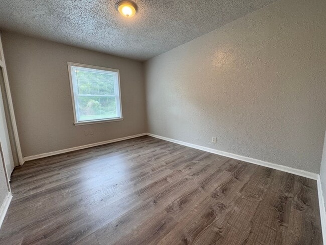 Building Photo - 4376 N Frankfort Pl
