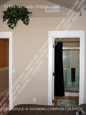 Building Photo - 13705 SW Hazel St