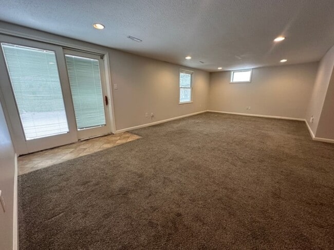 Building Photo - {10240}  Renovated Home in Cherry Hills+ H...