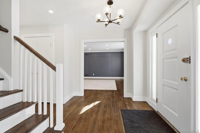 Building Photo - 7 Rural Dr