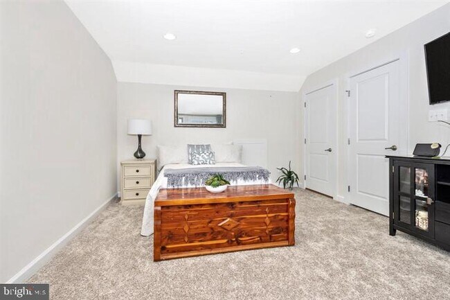 Building Photo - 9112 Kenway Ln