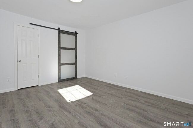 Building Photo - 377 Hope St