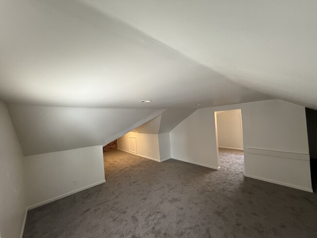 Building Photo - 5752 Bishop St