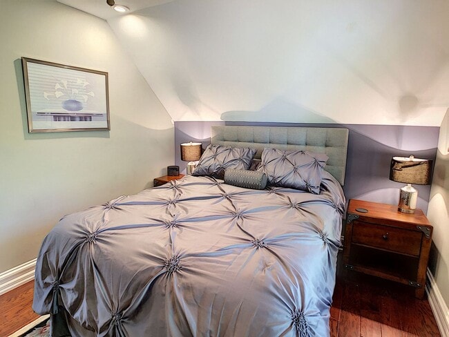 Building Photo - Sherman St- JK