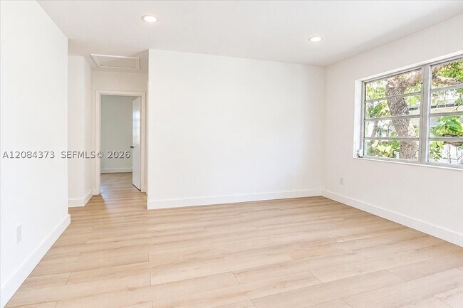 Building Photo - 355 NE 55th St