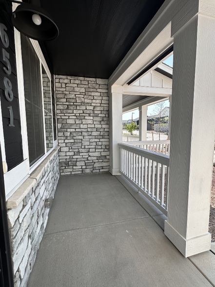 Building Photo - 6581 N Malaya St