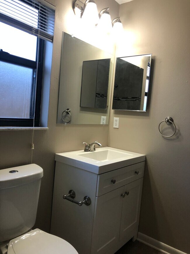 Building Photo - 3/2 Pool Home in Alafaya Woods - Renovated 2021