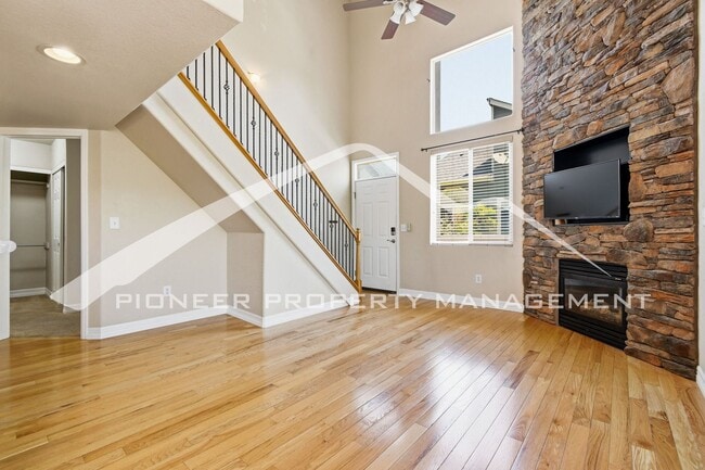 Building Photo - Awesome Townhome in Arvada