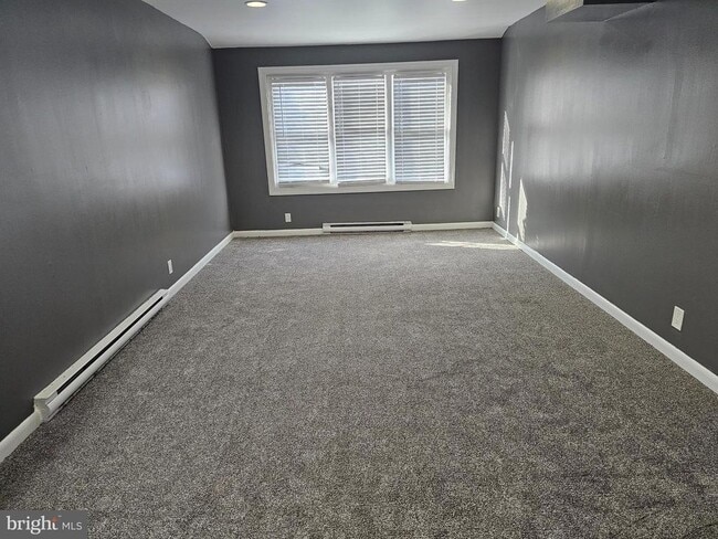 Building Photo - 12 Hasting Ln