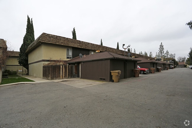 Primary Photo - 5301 Demaret Ave