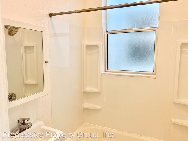 Building Photo - 700 Laguna St