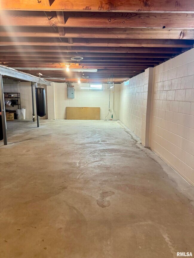 Building Photo - 2116 32nd St