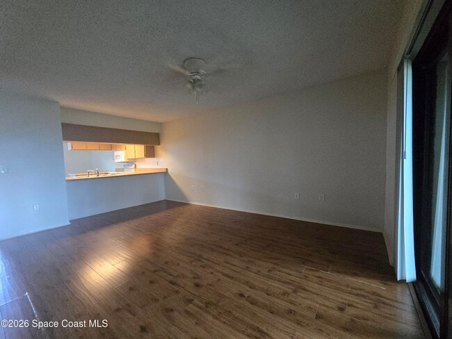 Building Photo - 515 Landings Way