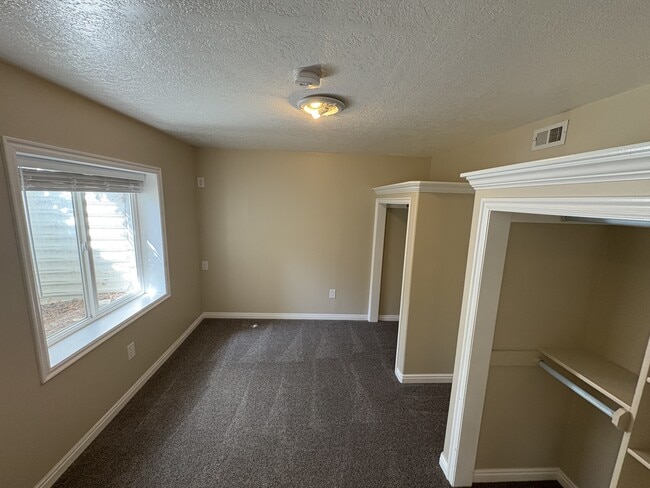 Building Photo - 75 Mountain Valley Ct