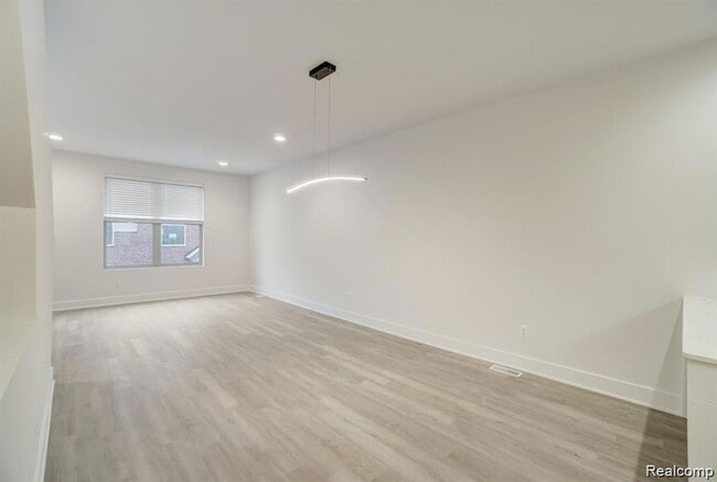 Building Photo - 3426 Primary St