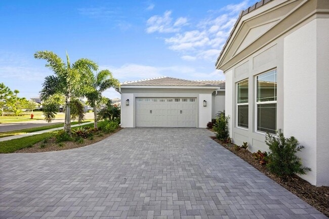 Building Photo - 5741 Beechnut Dr