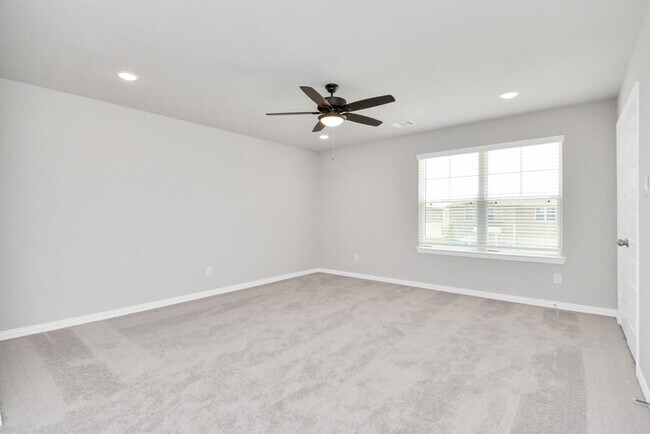 Building Photo - 27011 Bahia Grove Dr