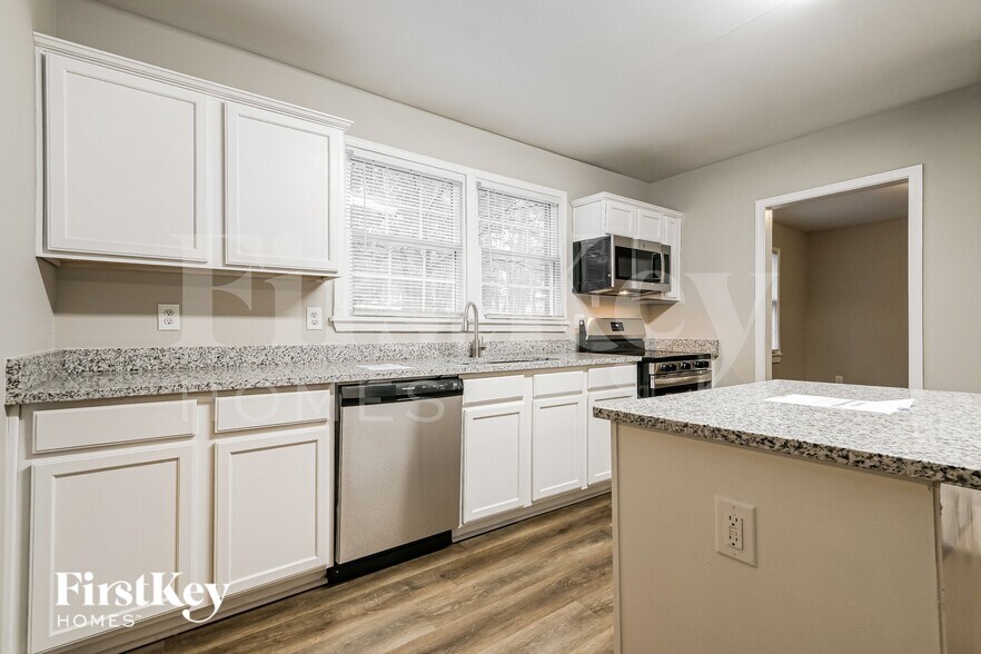 Building Photo - 1749 S Alvarado Terrace SW