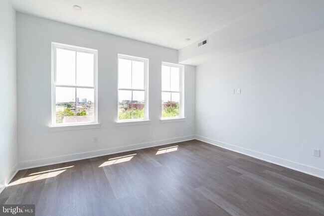 Building Photo - 813 N Broad St