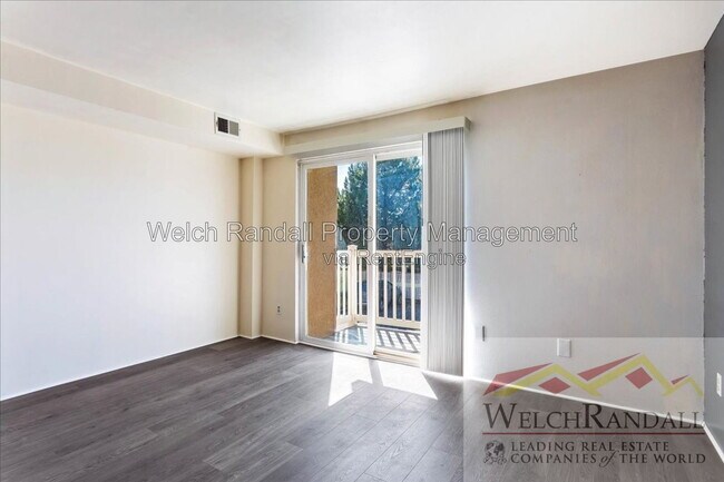 Building Photo - 5676 Meadow Ln