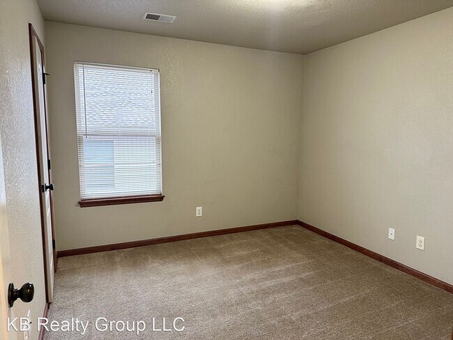 Building Photo - 3 br, 2 bath House - 138 SW Rock Garden Lane