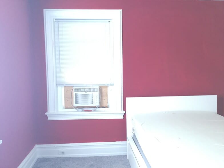 Building Photo - 400 E 19th St