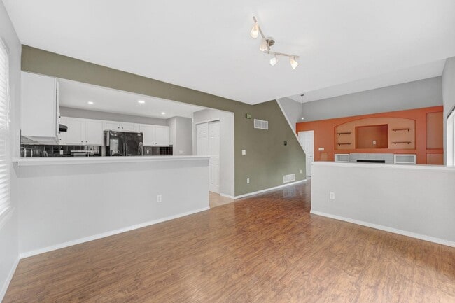 Building Photo - 6510 Stagecoach Ave
