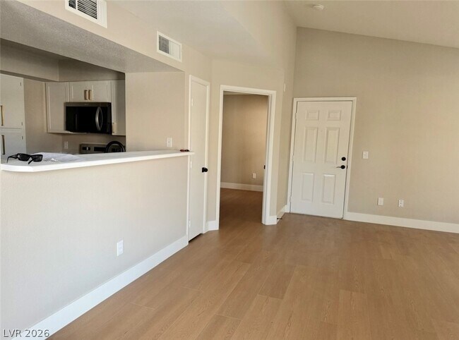 Building Photo - 1150 N Buffalo Dr