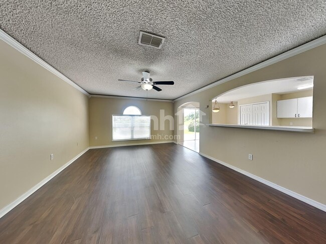 Building Photo - 30230 Double Dr