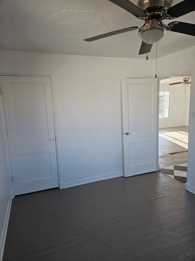 Building Photo - CARLTON