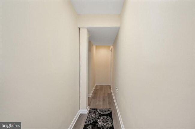 Building Photo - 6 Riggs Rd