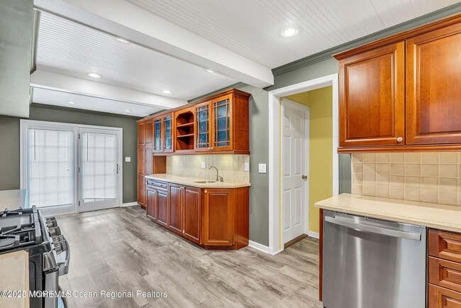 Building Photo - 1 Barbara Ln