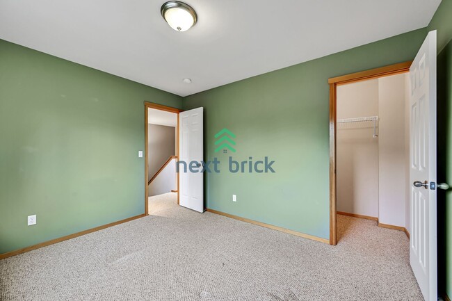 Building Photo - Beautiful 3 Bed, 2.5 Bath Parkside Home – ...
