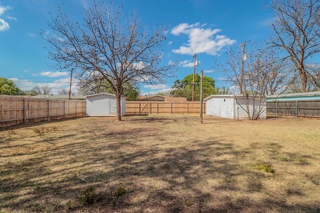 Building Photo - 3008 57th St