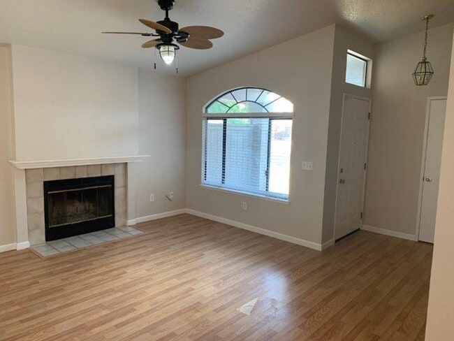 Building Photo - 8228 Bluehaven Ct