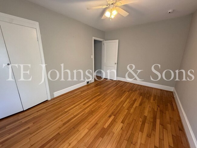 Building Photo - 864 Fenimore St