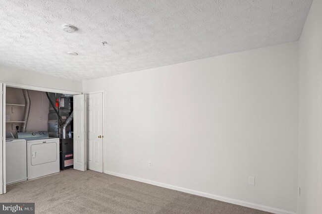 Building Photo - 16140 Edenwood Dr