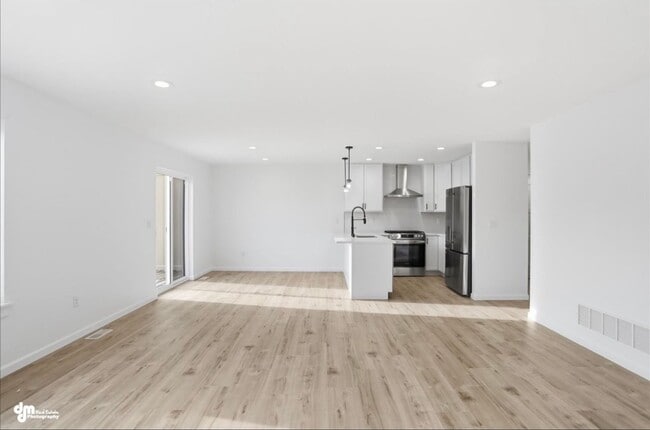 Building Photo - 336 Ashbrook Dr