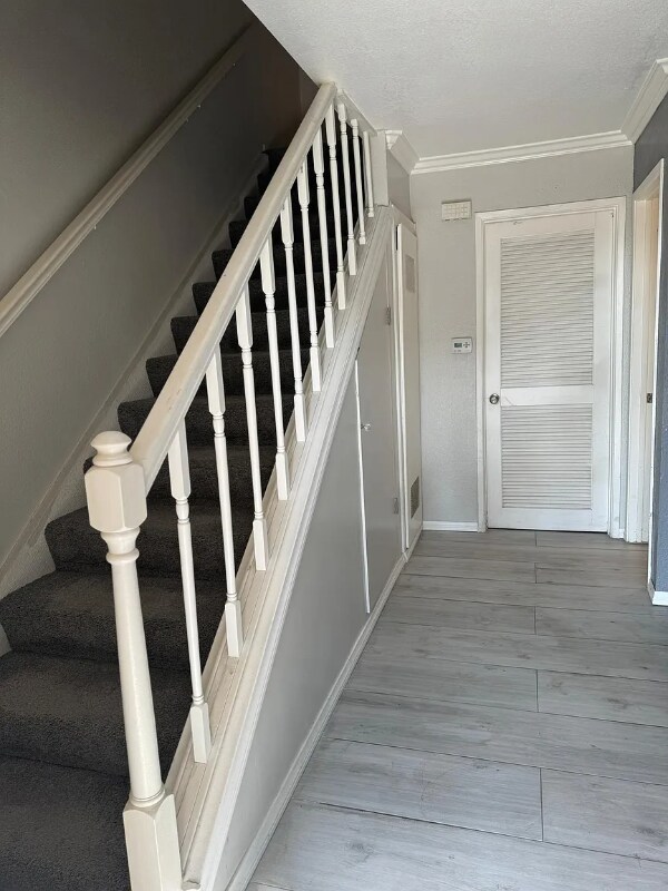 Building Photo - 1419 N Elderberry Ave