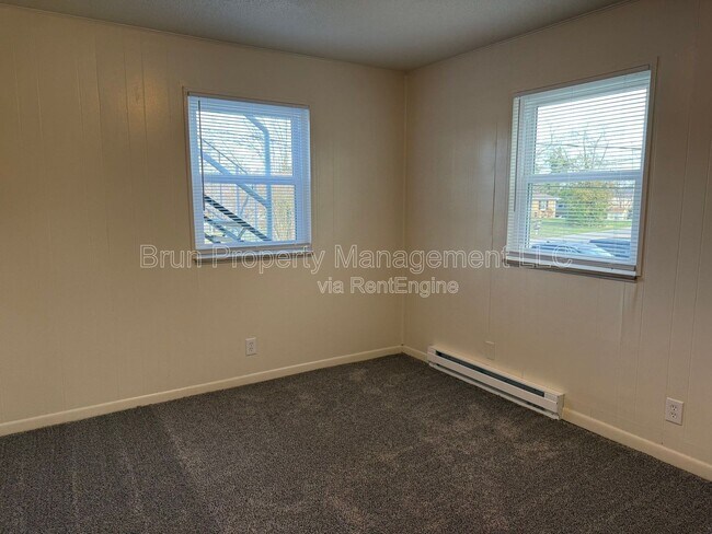 Building Photo - 1420 McArthur Rd