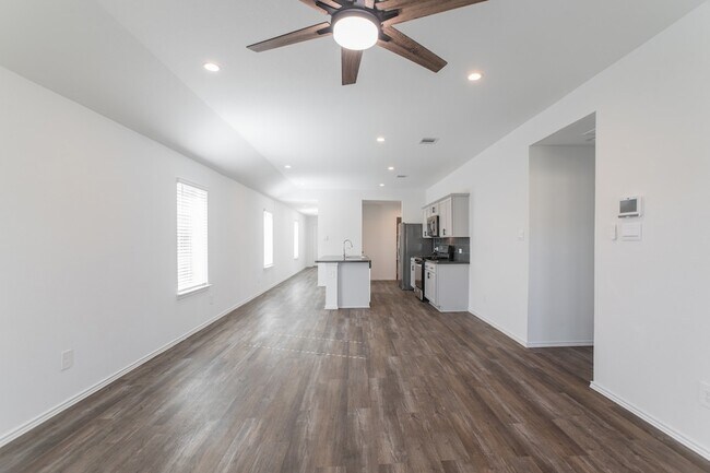 Building Photo - 24314 Pebble Cres Ln