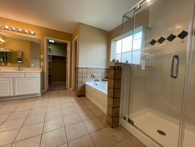 Building Photo - 739 Annie's Way