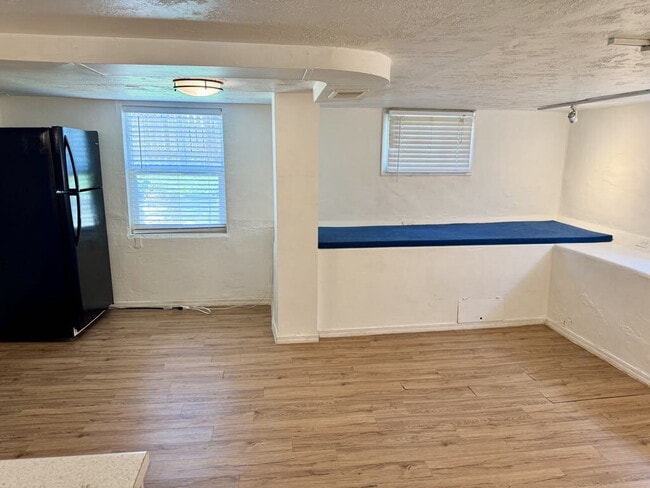 Building Photo - "Charming 2-Bed Apartment with ALL UTILITIES INCLUDED!! – Cozy Comfort Awaits!"