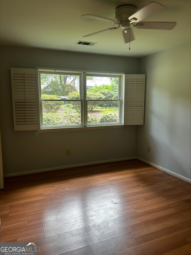 Building Photo - 125 Pebble Trail