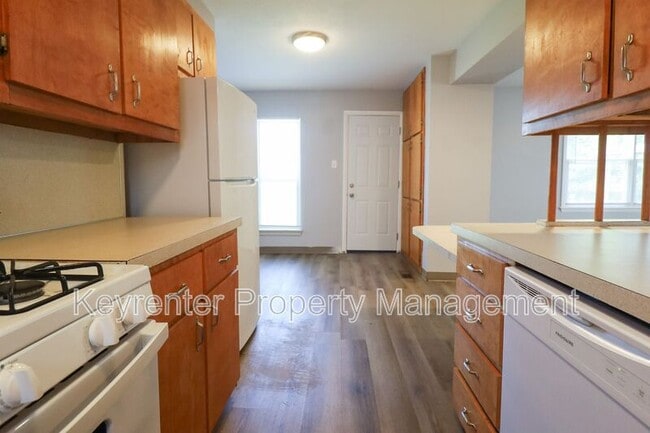 Building Photo - 526 S 39th W Ave