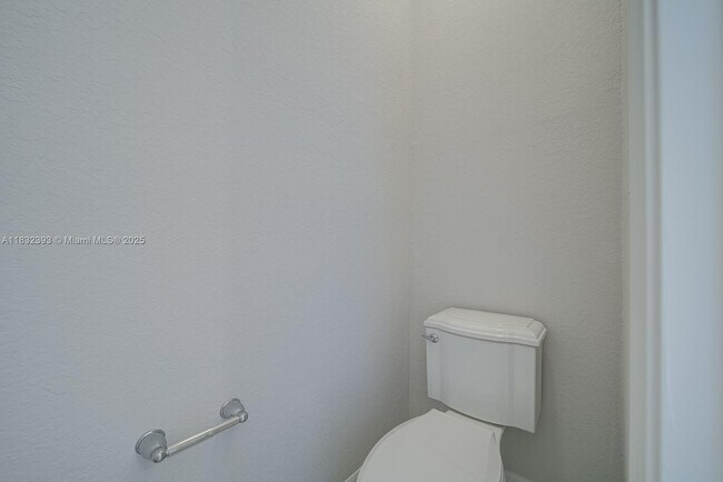 Building Photo - 1280 Eucalyptus Dr