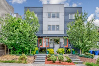 Building Photo - Modern Townhome For Rent In Fremont