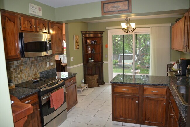 Building Photo - 439 Thorndale Ct